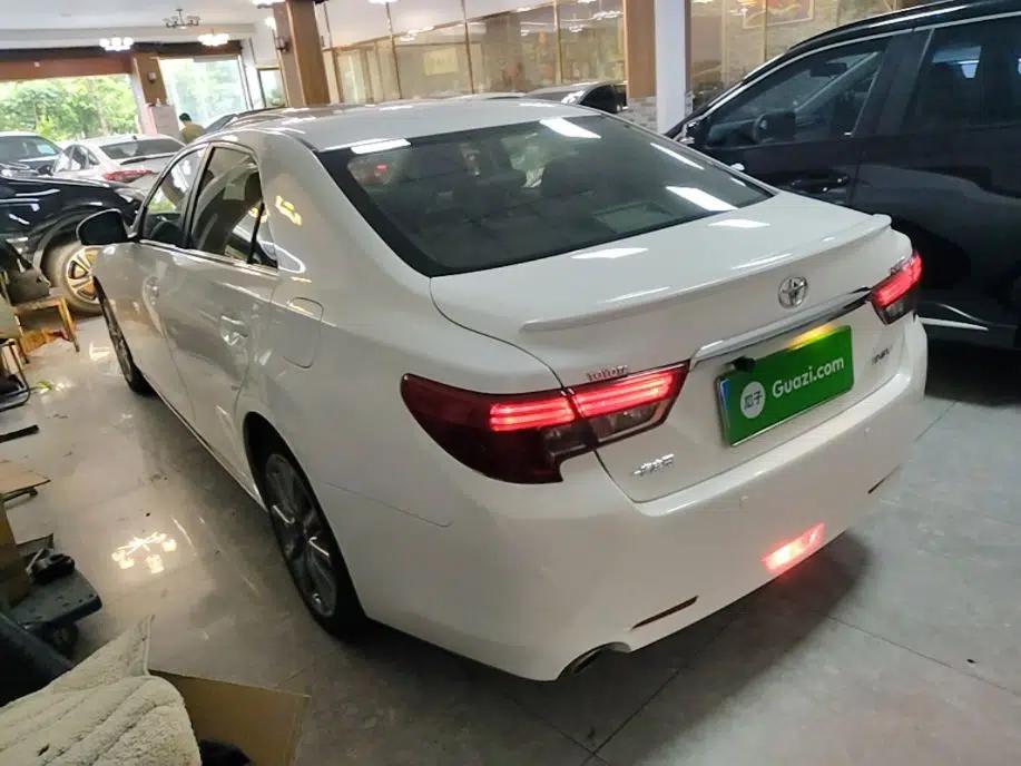 Toyota Reiz 2013 2.5V Shangrui Edition — миниатюра 4