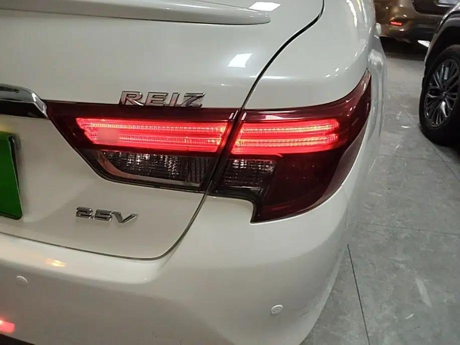 Toyota Reiz 2013 2.5V Shangrui Edition — миниатюра 7
