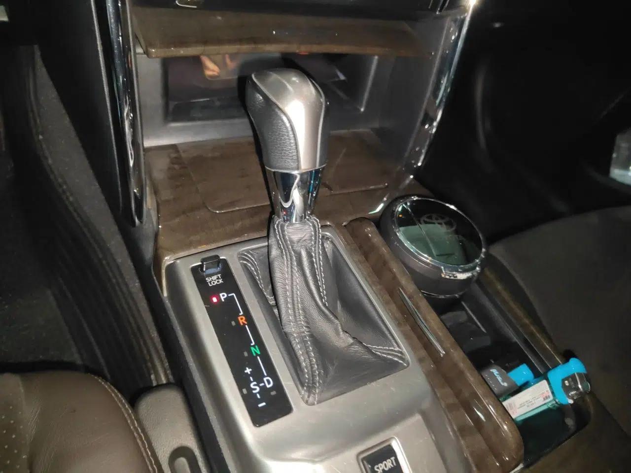 Toyota Reiz 2013 2.5V Shangrui Edition — миниатюра 15