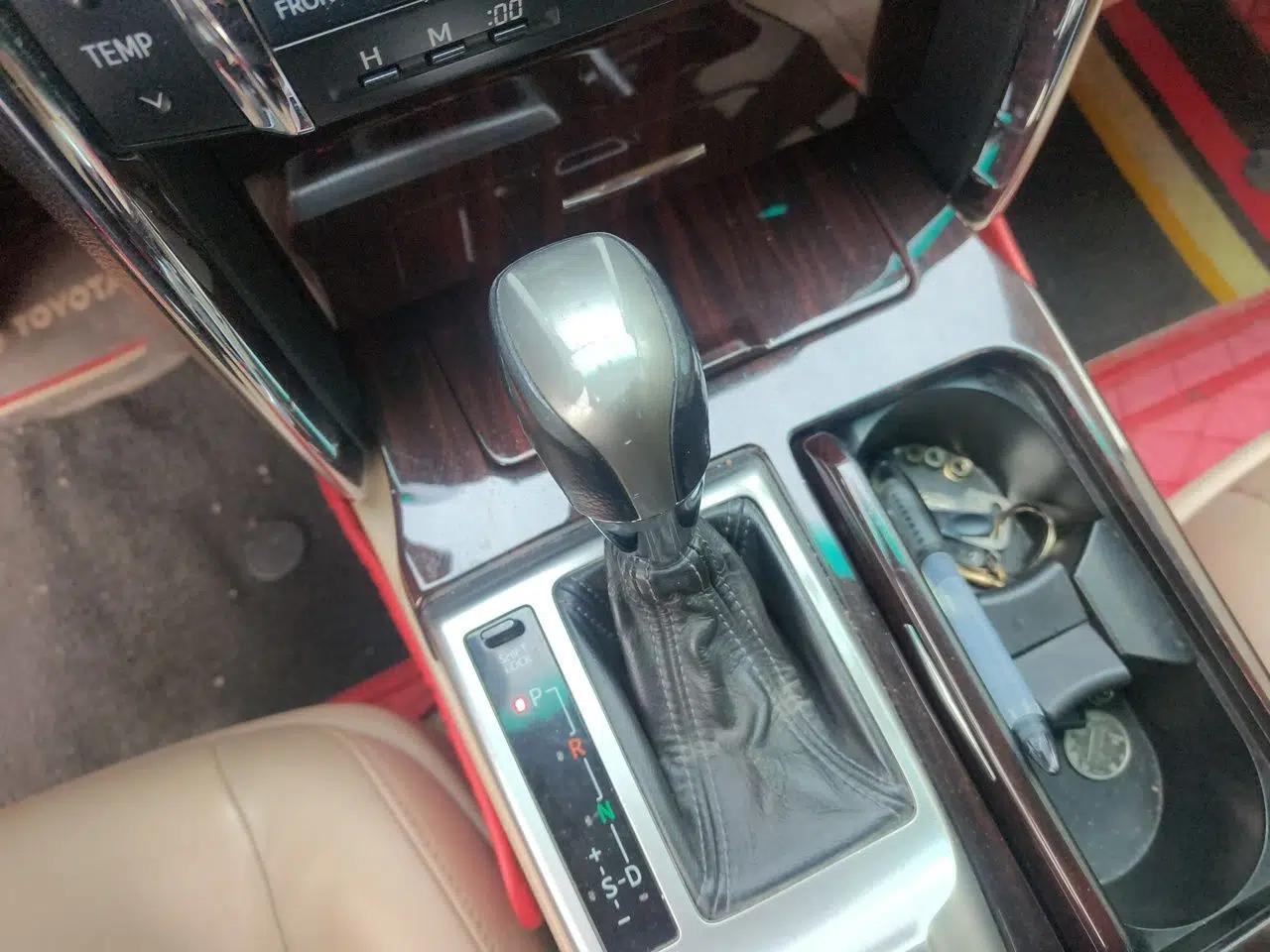 Toyota Reiz 2010 2.5V Fengdu Elite Edition — миниатюра 15