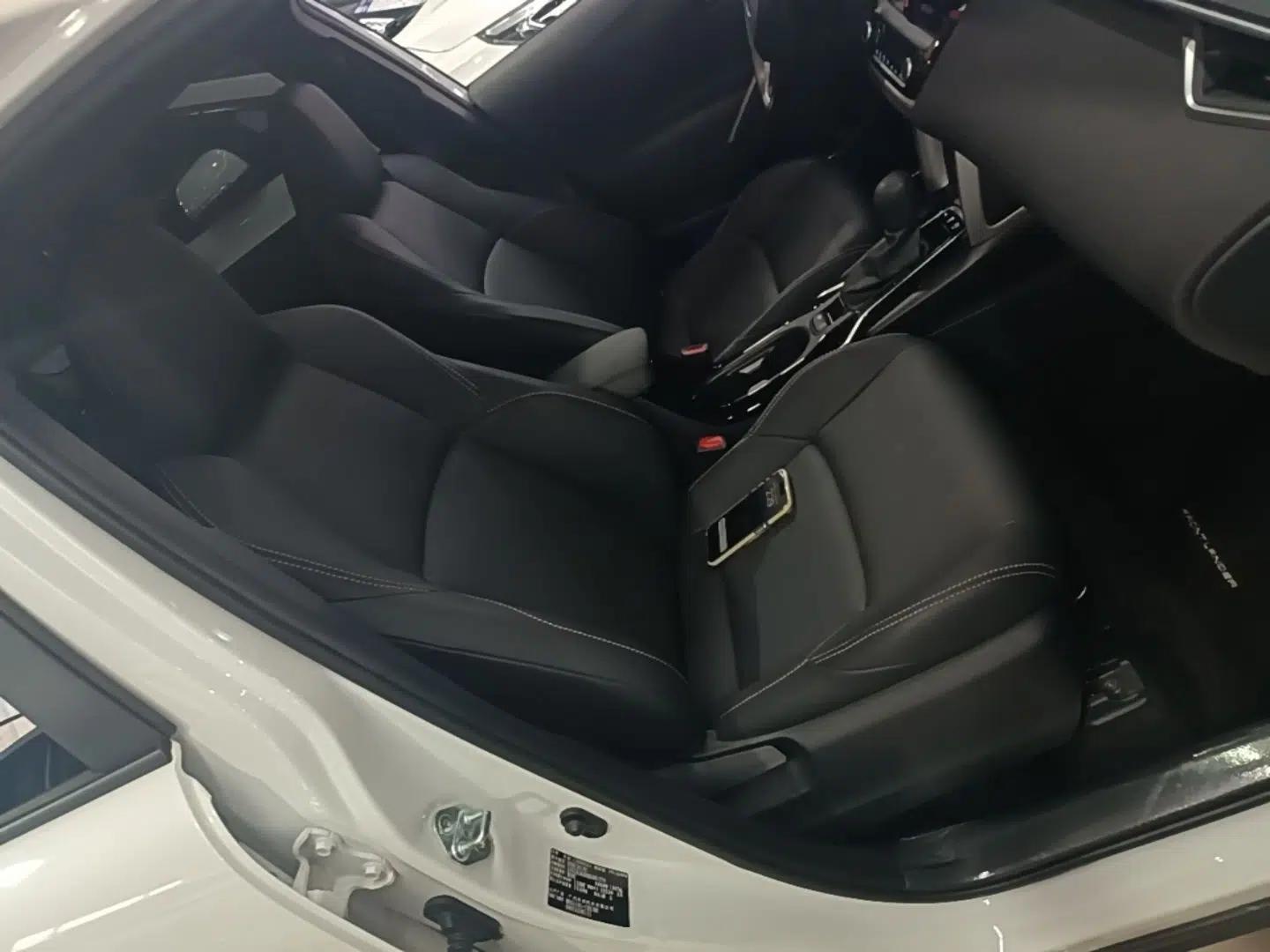 Toyota FRONTLANDER 2024 2.0L CVT Elite Plus Edition — миниатюра 23
