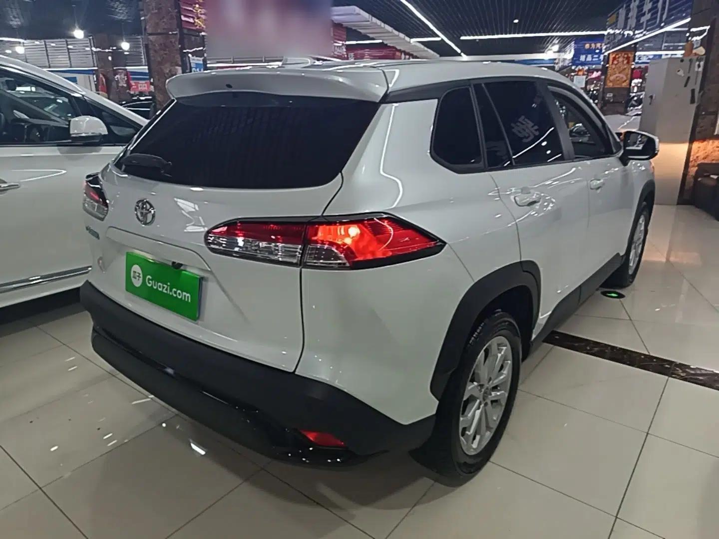 Toyota FRONTLANDER 2024 2.0L CVT Elite Plus Edition — миниатюра 6