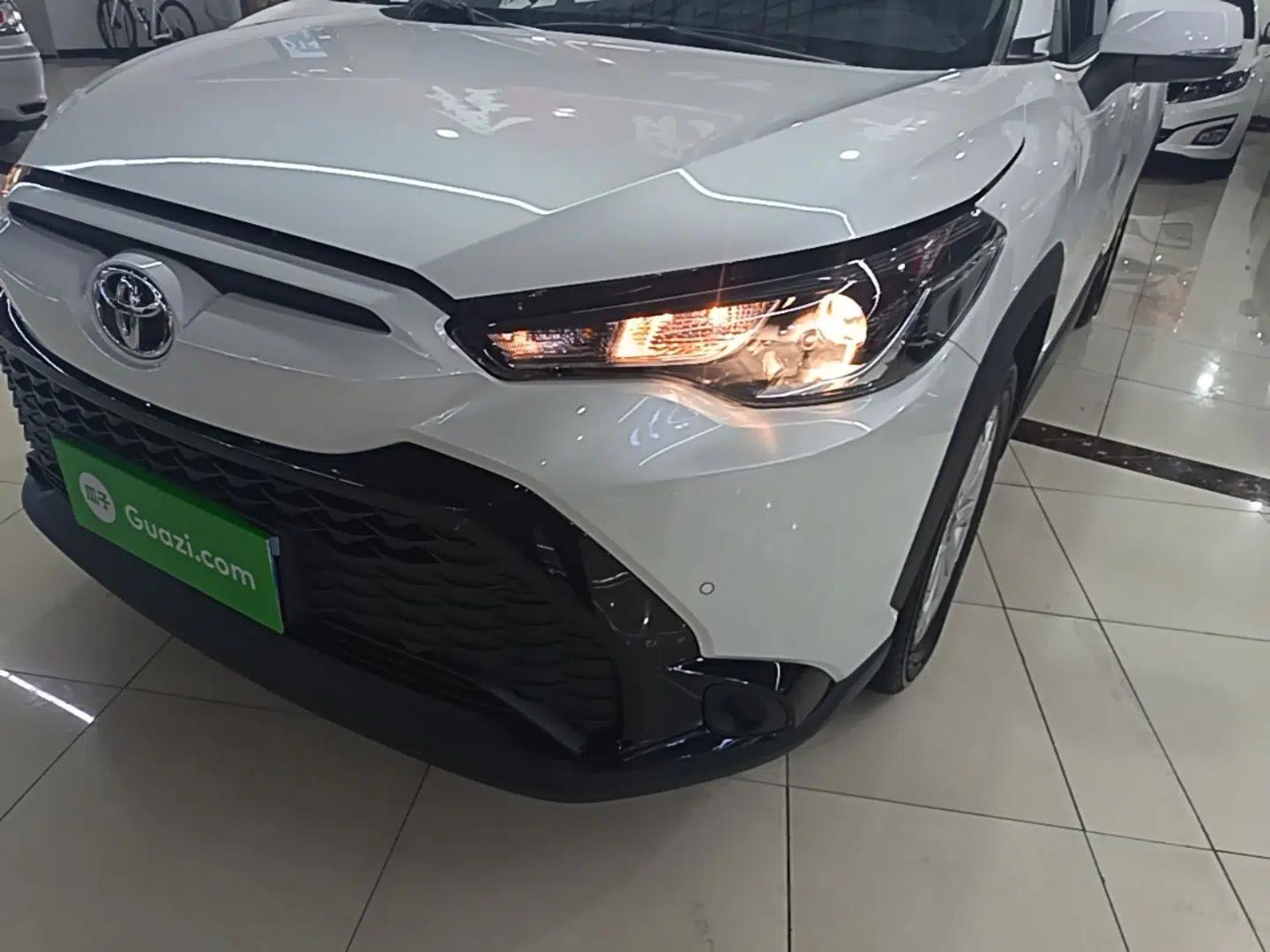 Toyota FRONTLANDER 2024 2.0L CVT Elite Plus Edition — миниатюра 9