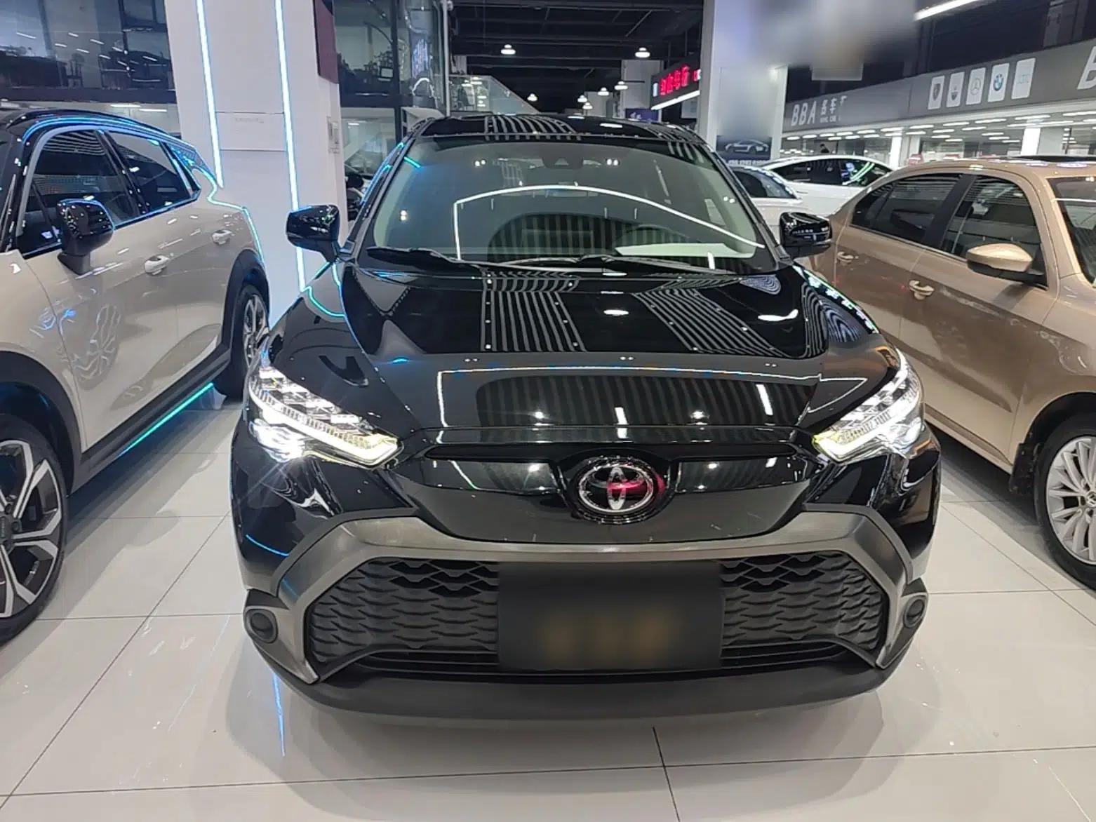 Toyota FRONTLANDER 2022 2.0L CVT Luxury Edition — миниатюра 2