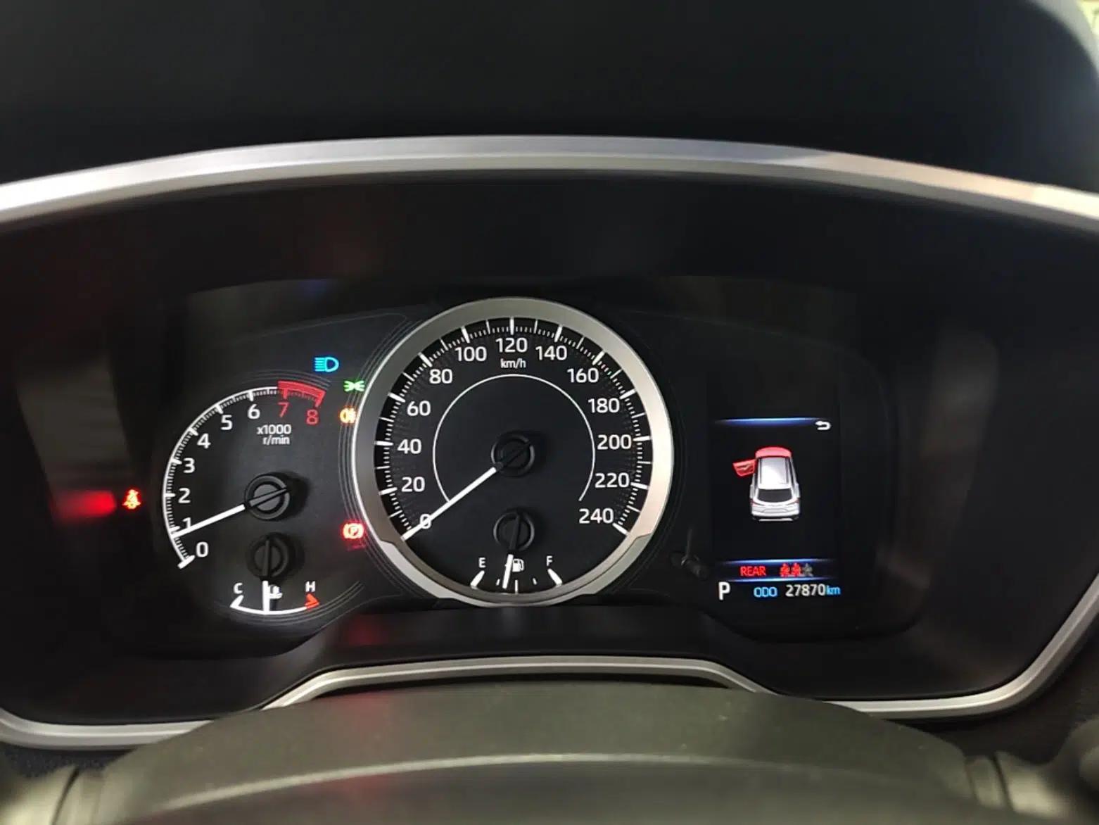 Toyota FRONTLANDER 2022 2.0L CVT Luxury Edition — миниатюра 15