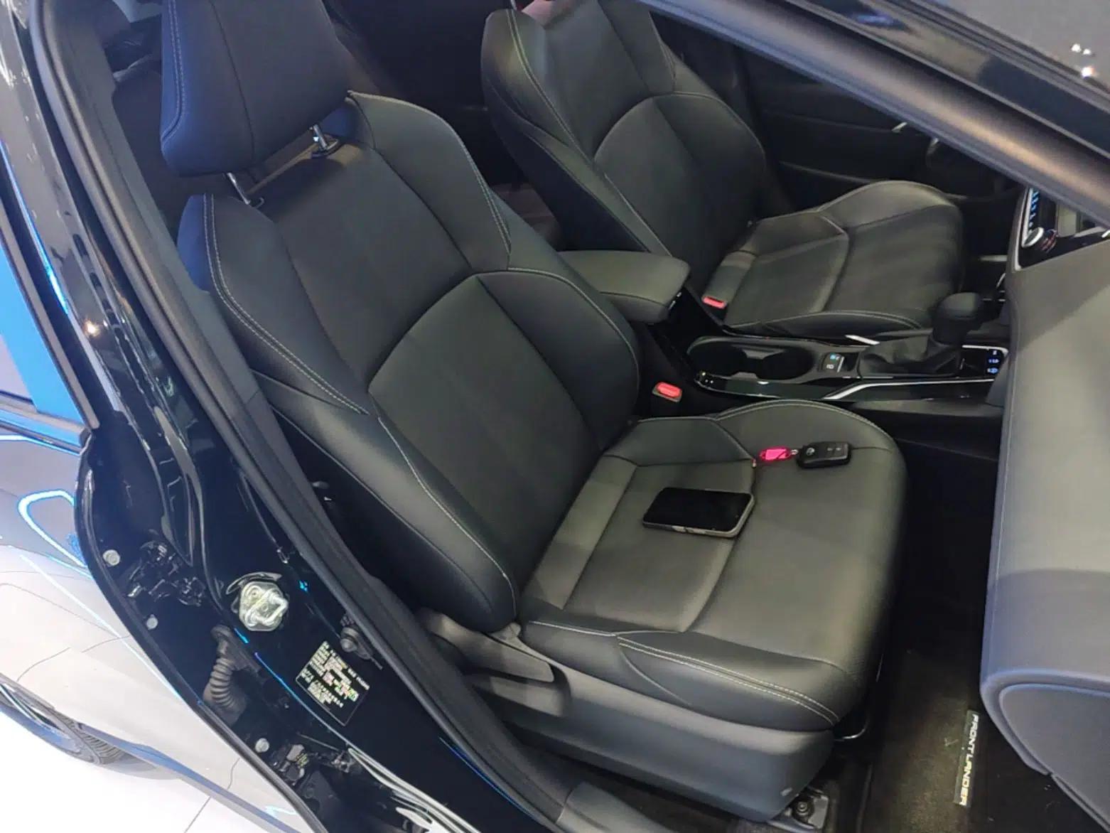 Toyota FRONTLANDER 2022 2.0L CVT Luxury Edition — миниатюра 23