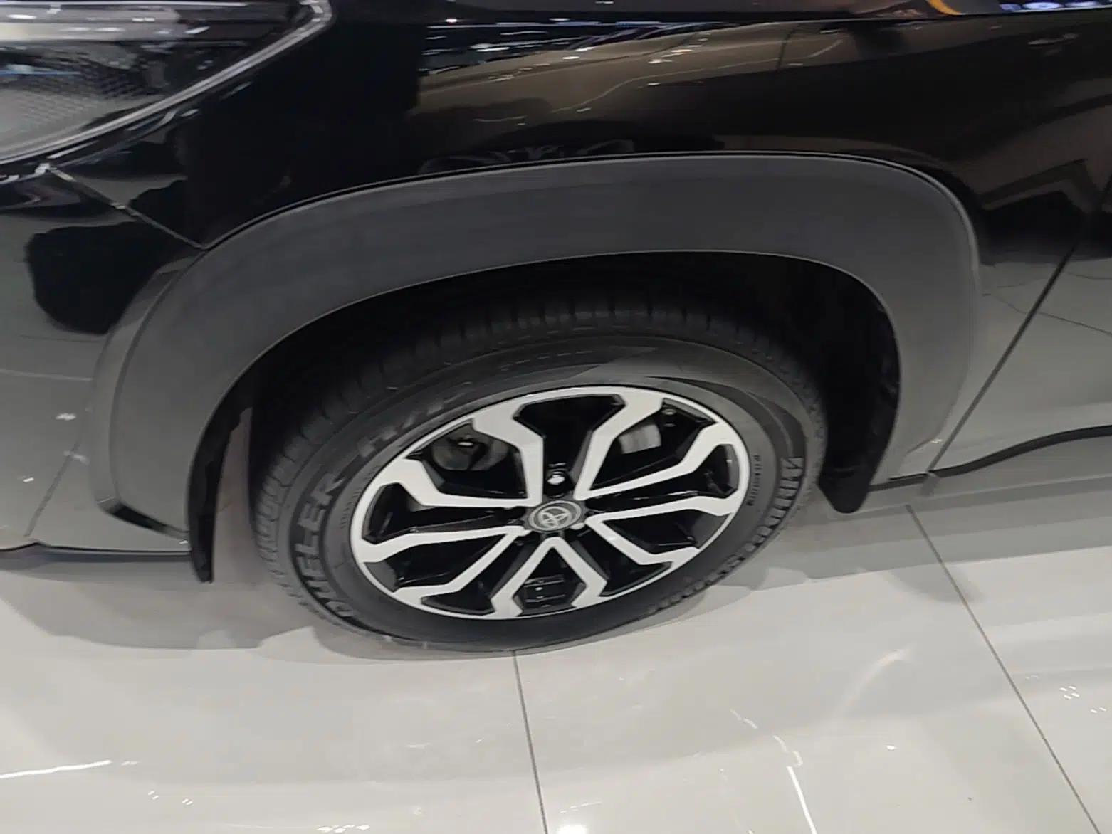 Toyota FRONTLANDER 2022 2.0L CVT Luxury Edition — миниатюра 8
