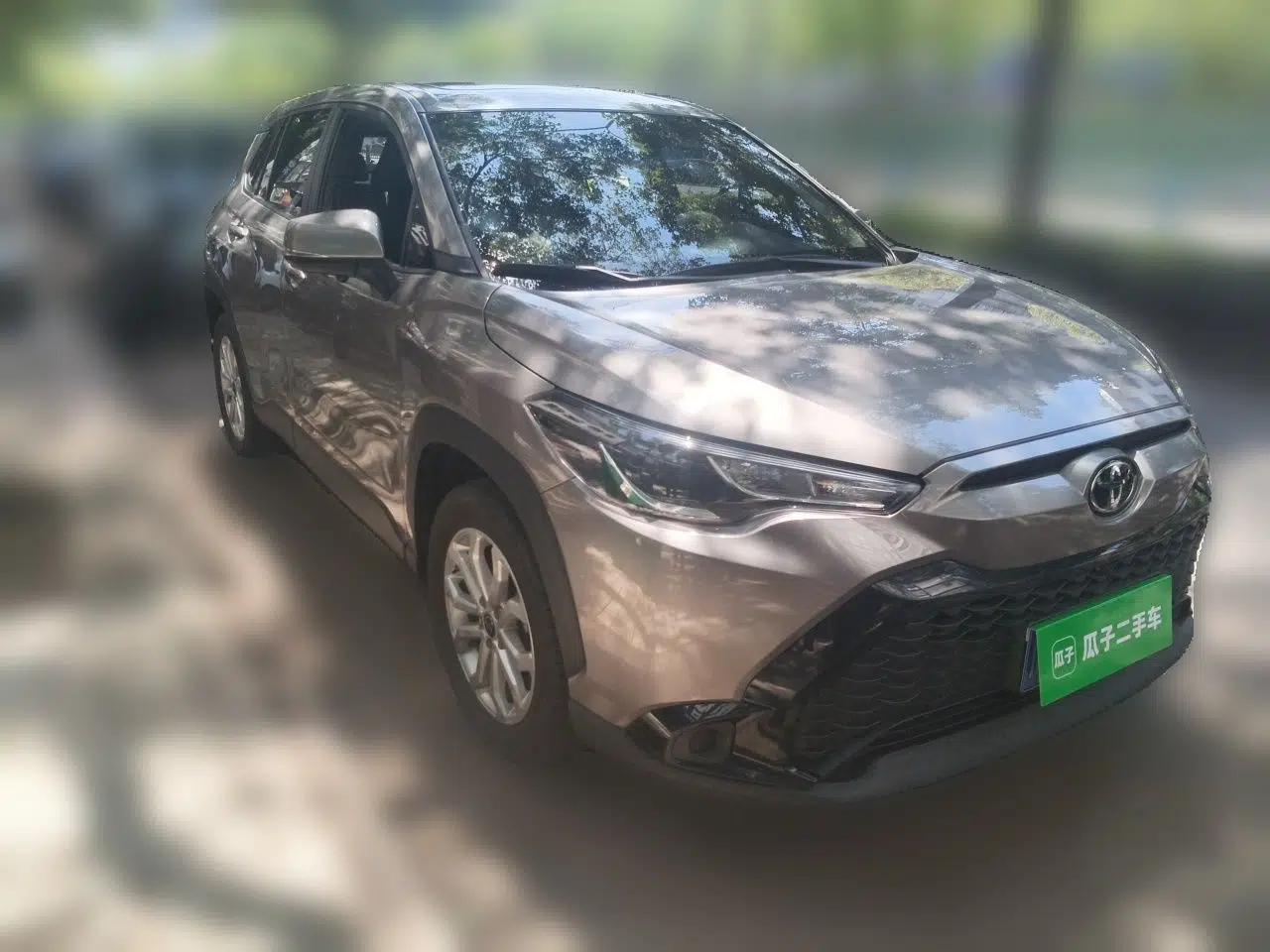 Toyota FRONTLANDER 2023 2.0L CVT Leading Edition — миниатюра 3