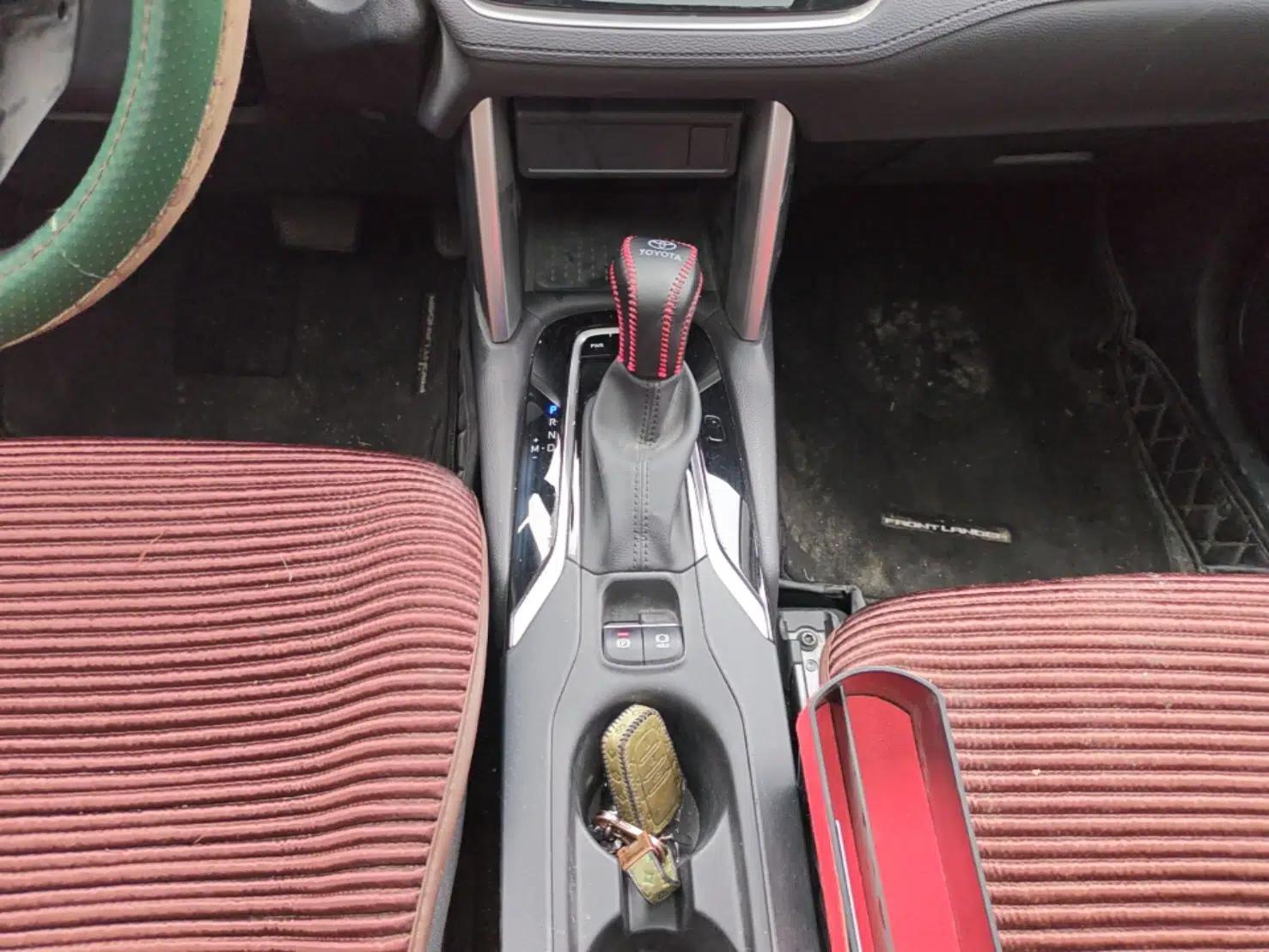 Toyota FRONTLANDER 2022 2.0L CVT Leading Edition — миниатюра 16