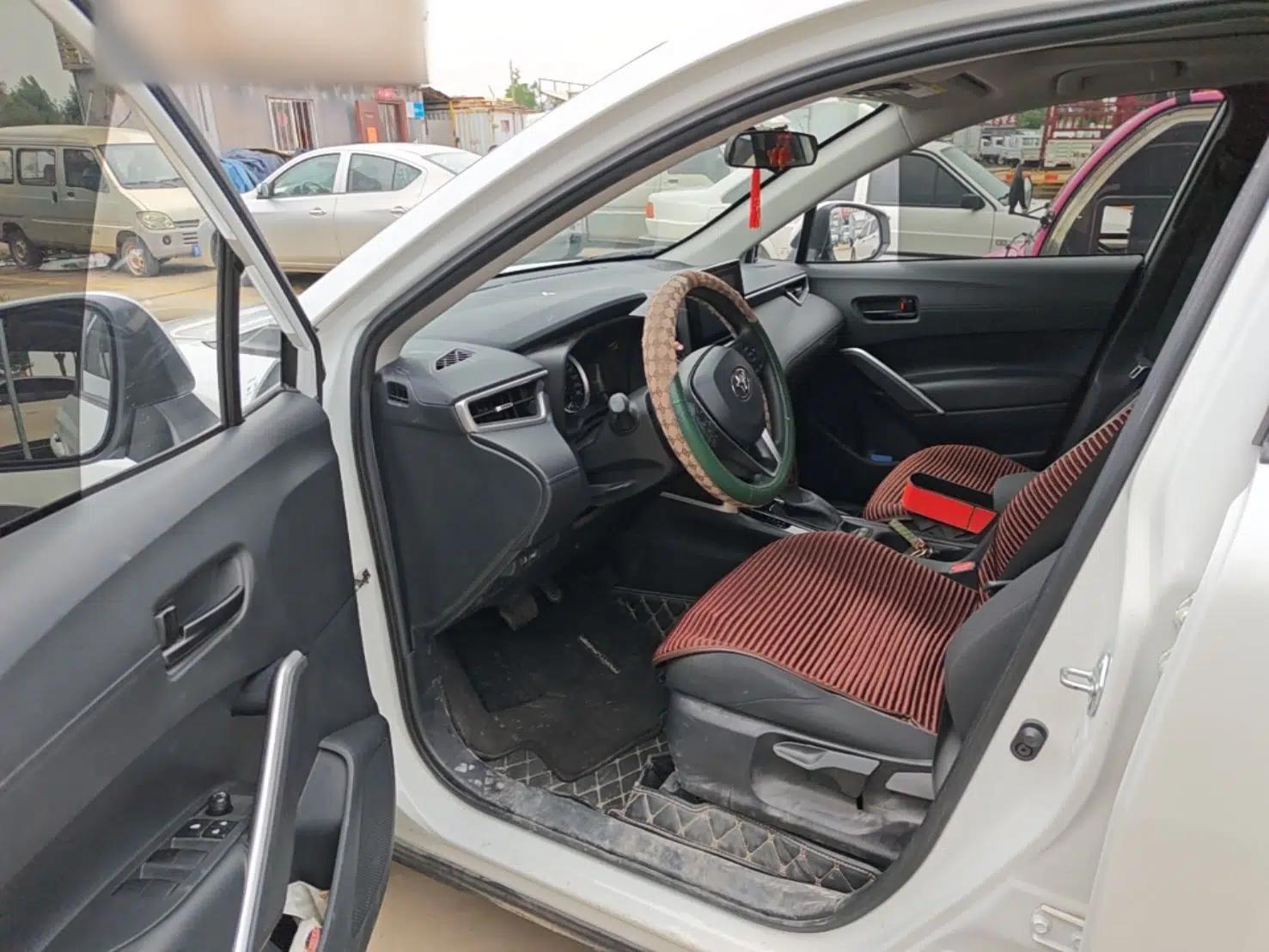 Toyota FRONTLANDER 2022 2.0L CVT Leading Edition — миниатюра 18