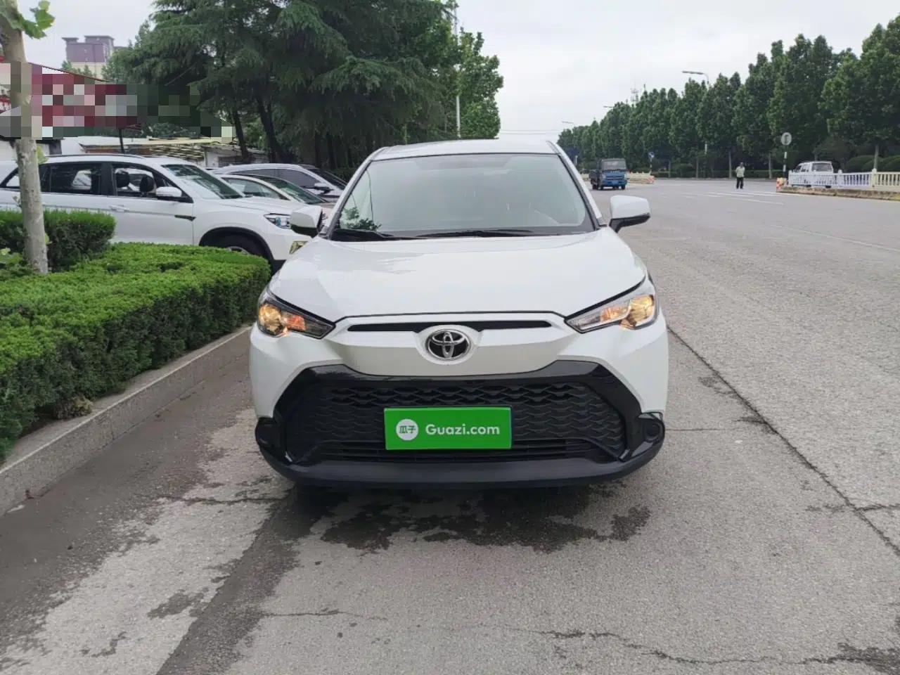 Toyota FRONTLANDER 2023 2.0L CVT Elite Edition — миниатюра 2