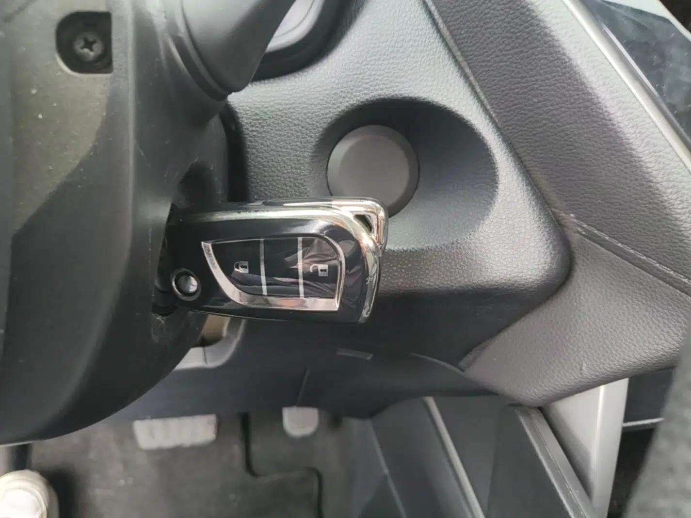 Toyota FRONTLANDER 2023 2.0L CVT Elite Edition — миниатюра 12