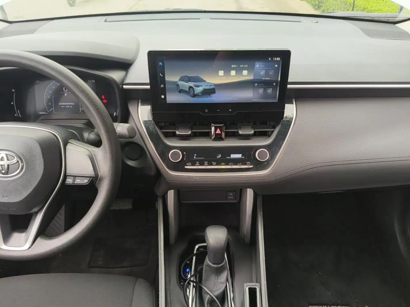 Toyota FRONTLANDER 2023 2.0L CVT Elite Edition — миниатюра 16