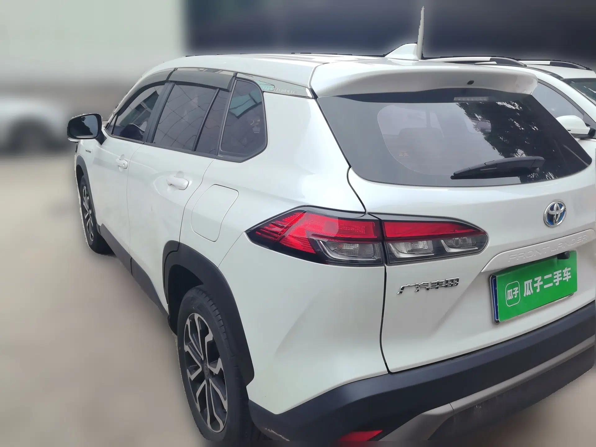 Toyota FRONTLANDER 2023 2.0L Smart Electric Hybrid Dual-Engine Luxury Edition — миниатюра 4