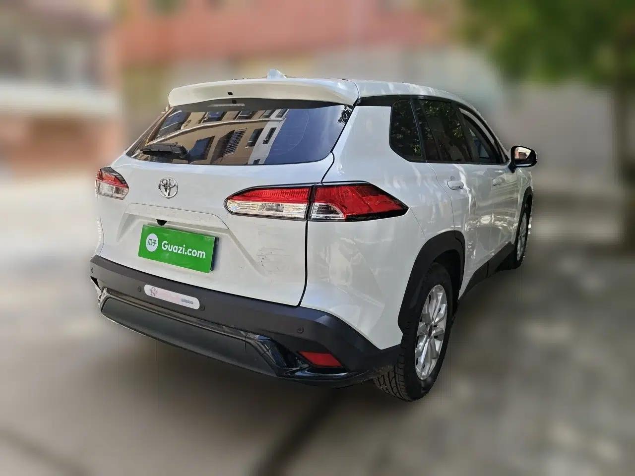 Toyota FRONTLANDER 2023 2.0L CVT Leading Edition — миниатюра 6