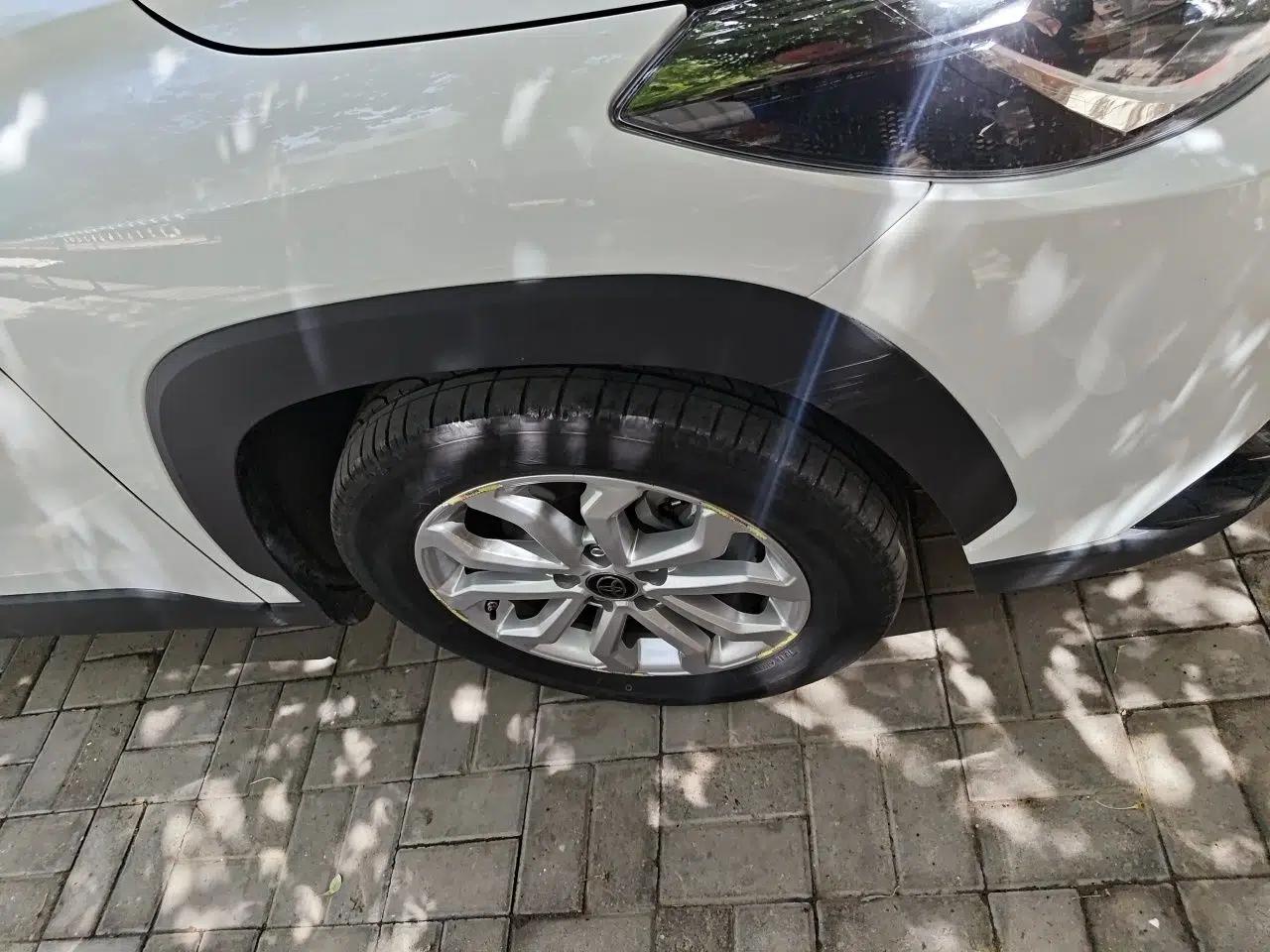 Toyota FRONTLANDER 2023 2.0L CVT Leading Edition — миниатюра 8