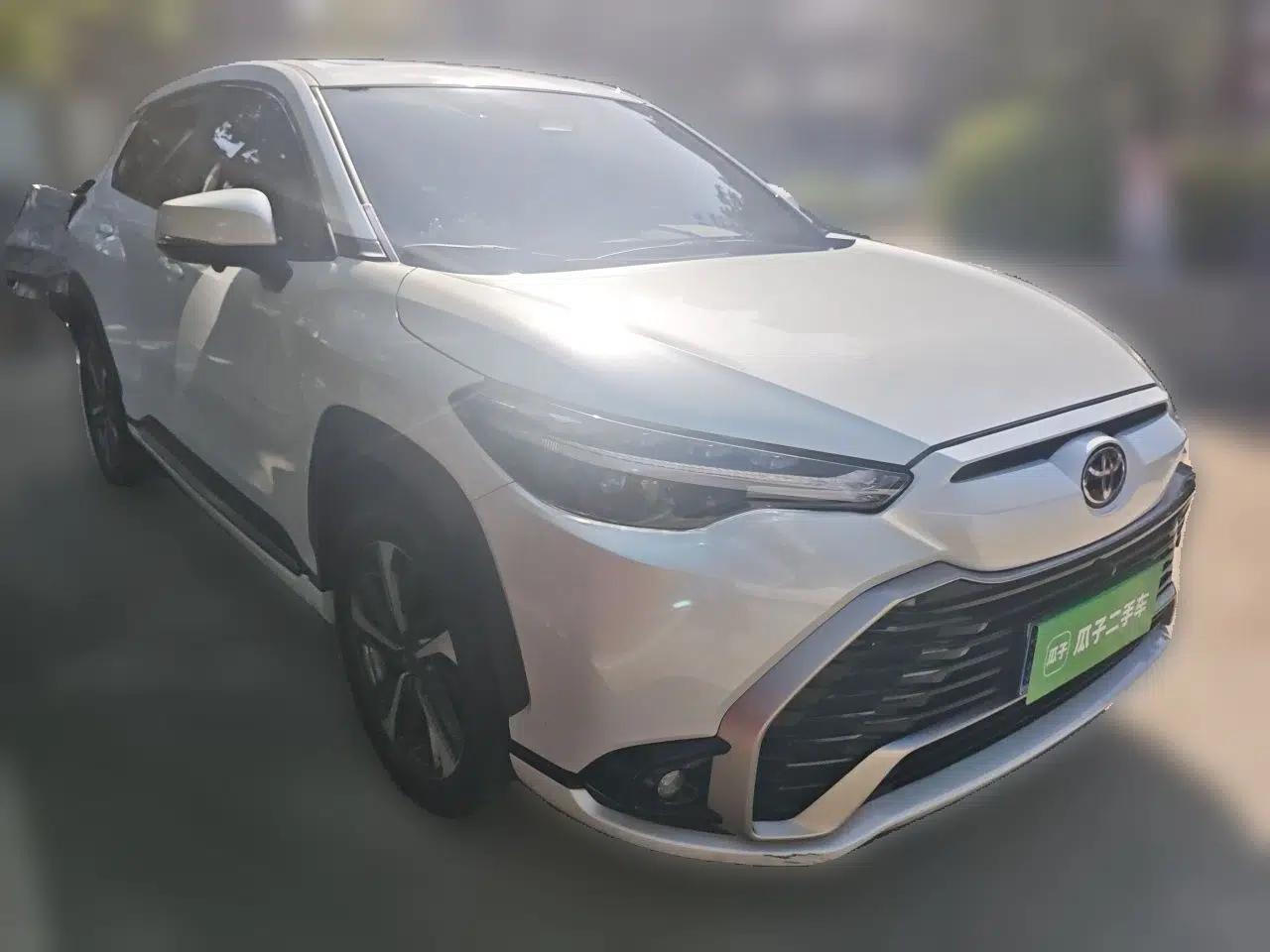 Toyota FRONTLANDER 2023 2.0L CVT Sport Edition — миниатюра 3