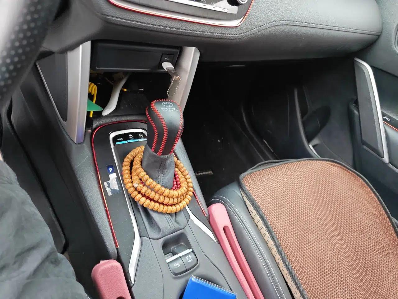 Toyota FRONTLANDER 2023 2.0L CVT Elite Edition — миниатюра 15