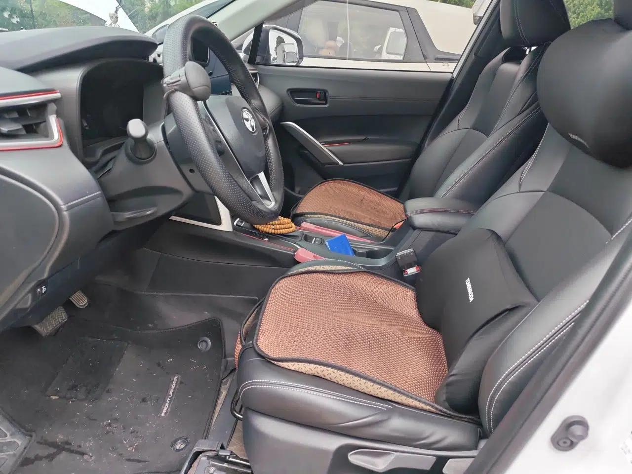 Toyota FRONTLANDER 2023 2.0L CVT Elite Edition — миниатюра 16