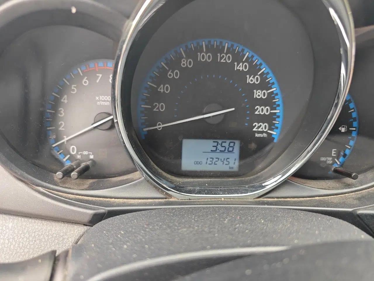 Toyota Vios 2017 1.5L Manual Trend Edition — миниатюра 12
