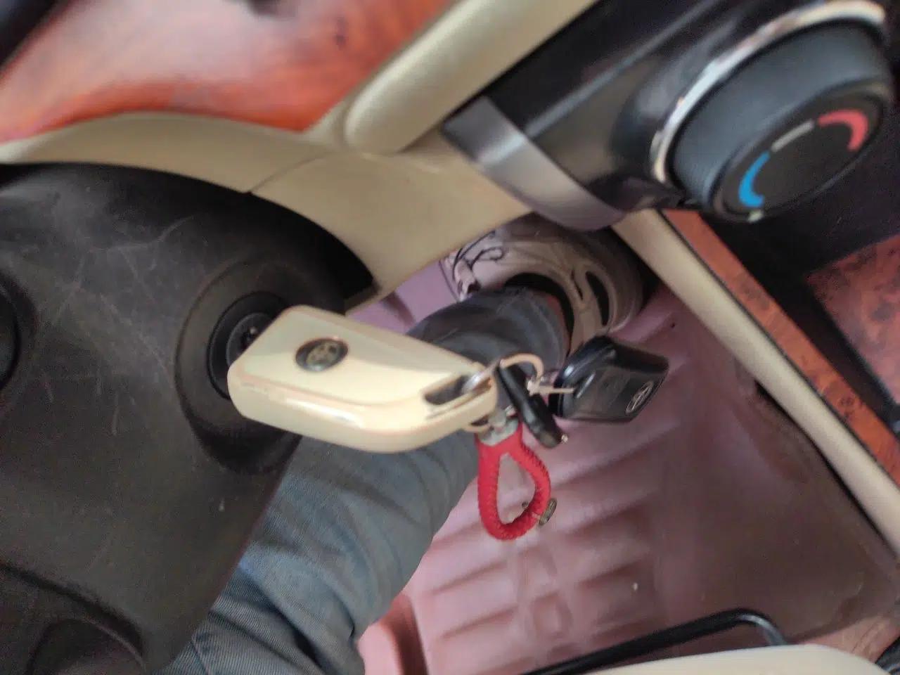 Toyota Vios 2014 1.3L Manual Xiang Edition — миниатюра 9