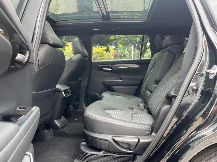 Toyota Crown Kluger 2022 2.5L HEV Four-Wheel Drive Luxury Edition — миниатюра 21