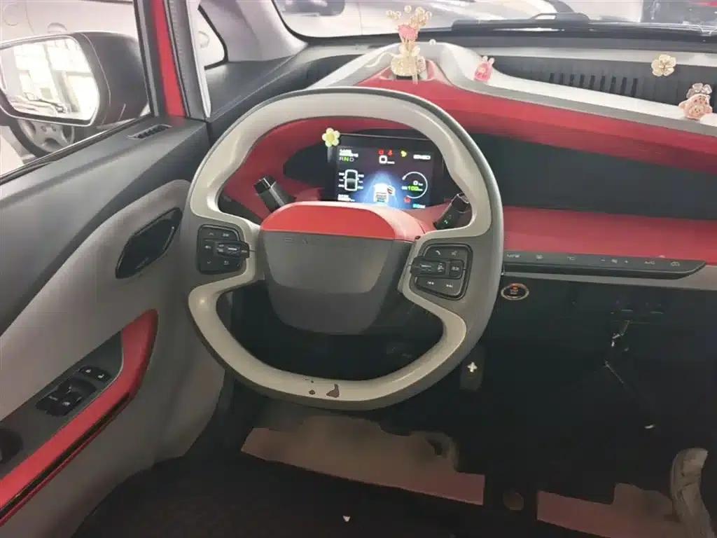 Baojun E200 2019 Model 250KM Smart Edition — миниатюра 11