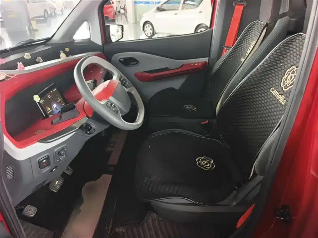 Baojun E200 2019 Model 250KM Smart Edition — миниатюра 15