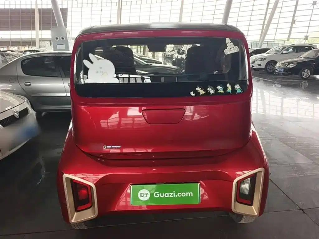 Baojun E200 2019 Model 250KM Smart Edition — миниатюра 6