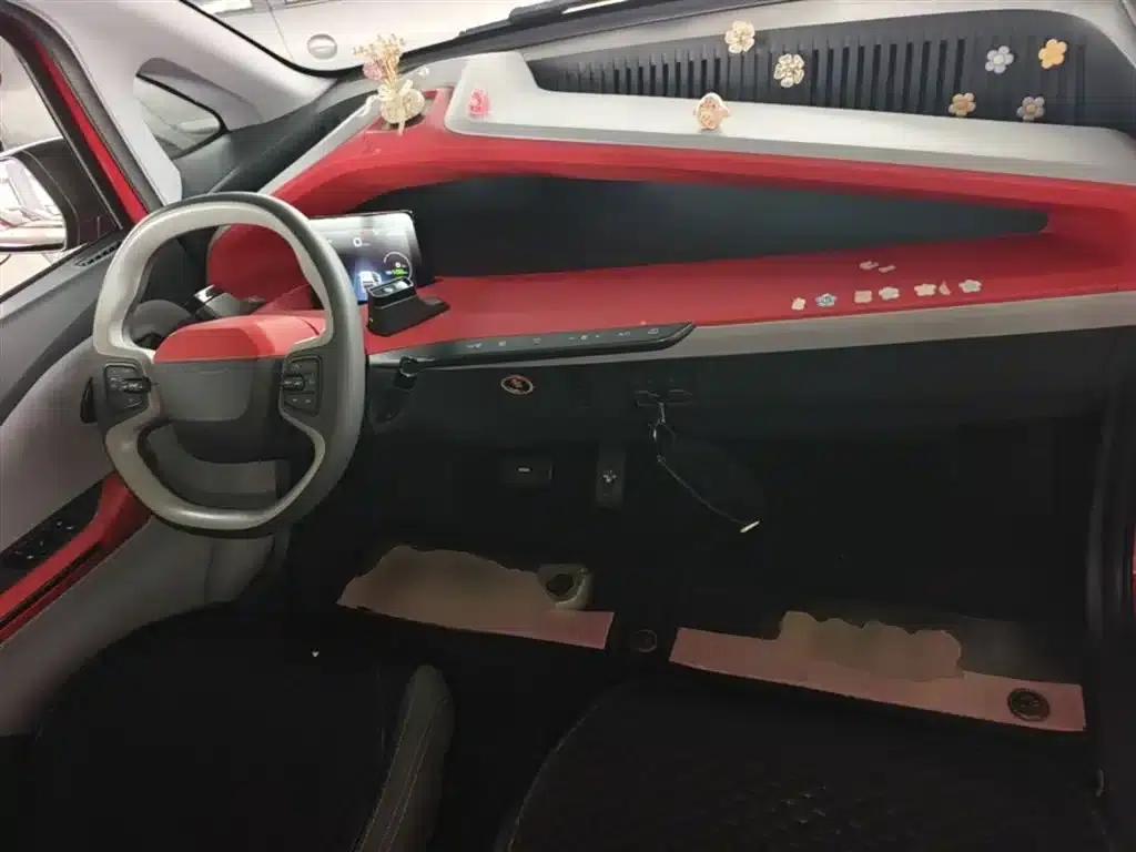 Baojun E200 2019 Model 250KM Smart Edition — миниатюра 10