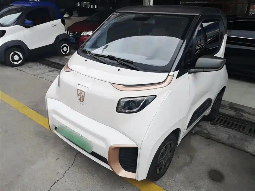 Baojun E200 2020 Model 305KM Smart Edition — миниатюра 1
