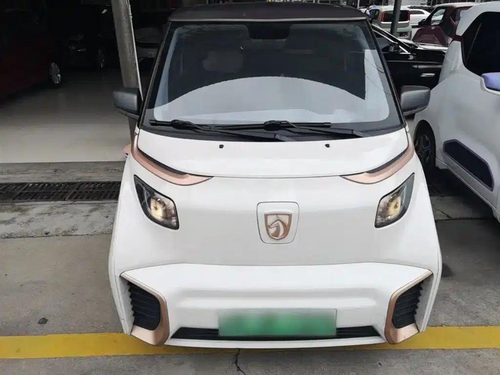 Baojun E200 2020 Model 305KM Smart Edition — миниатюра 3