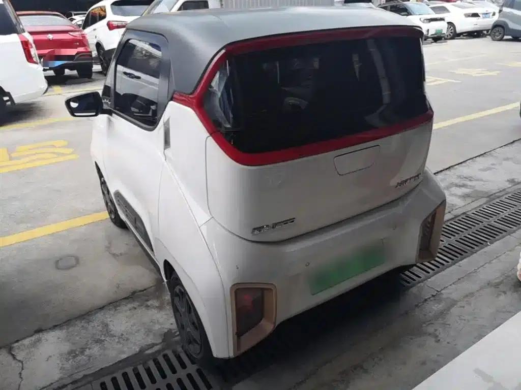 Baojun E200 2020 Model 305KM Smart Edition — миниатюра 5