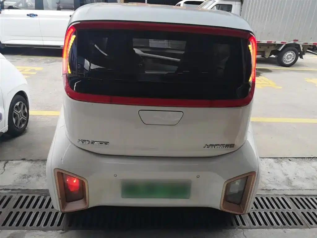 Baojun E200 2020 Model 305KM Smart Edition — миниатюра 6