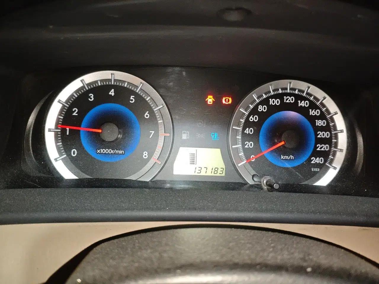 Toyota Corolla EX 2013 1.6L Manual Excellence Edition — миниатюра 12