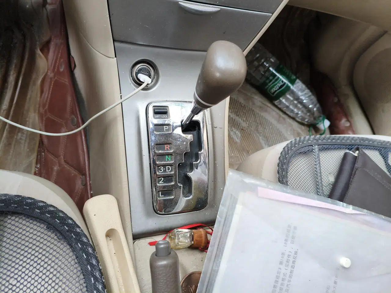 Toyota Corolla EX 2011 1.6L Automatic Classic Edition — миниатюра 15