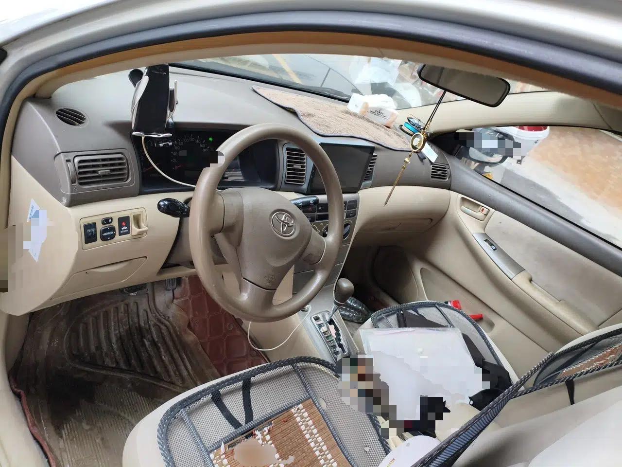 Toyota Corolla EX 2011 1.6L Automatic Classic Edition — миниатюра 10