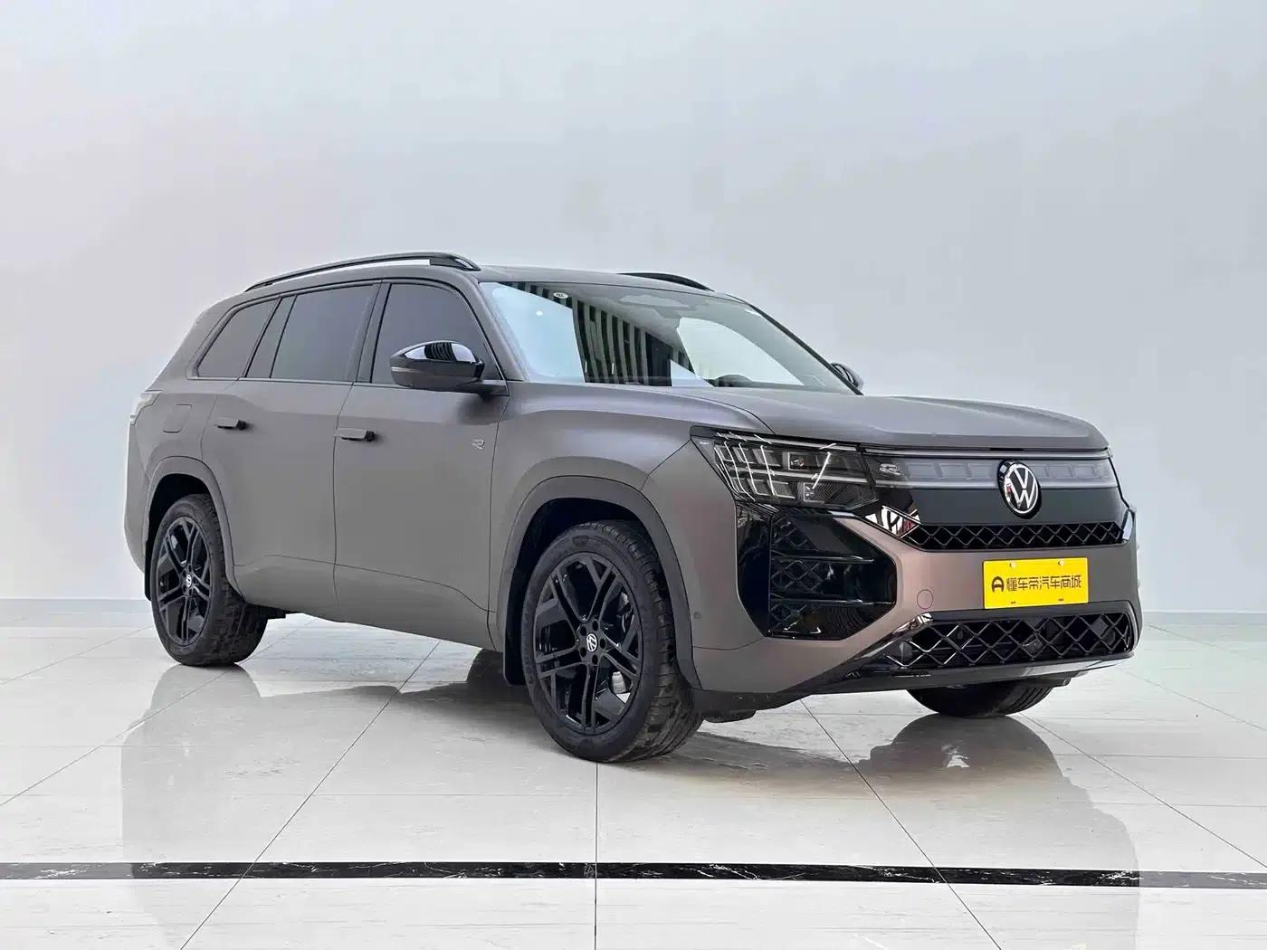 2025 Teramont Pro 450TSI 4WD Summit Edition — миниатюра 3