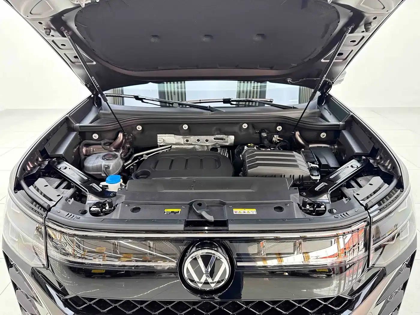 2025 Teramont Pro 450TSI 4WD Summit Edition — миниатюра 9