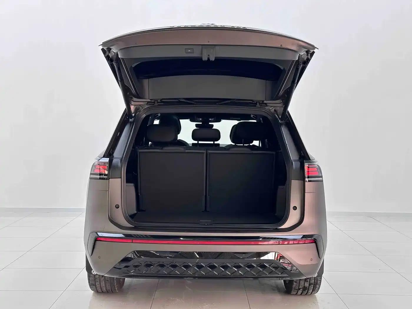 2025 Teramont Pro 450TSI 4WD Summit Edition — миниатюра 10