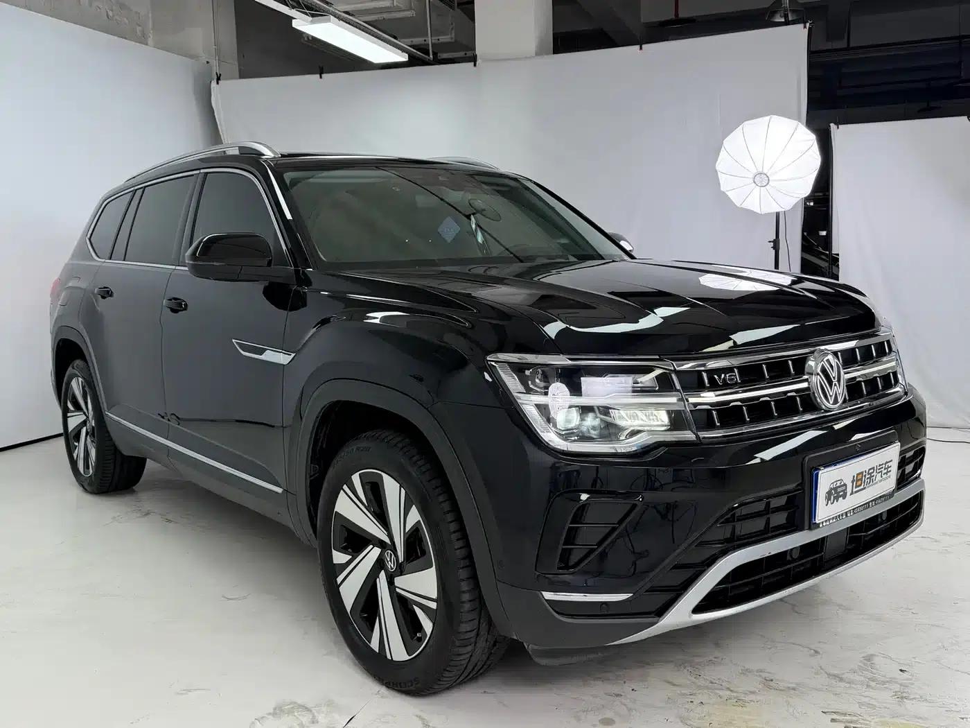 2022 Volkswagen Teramont 530 V6 AWD Premium Luxury Edition — миниатюра 3