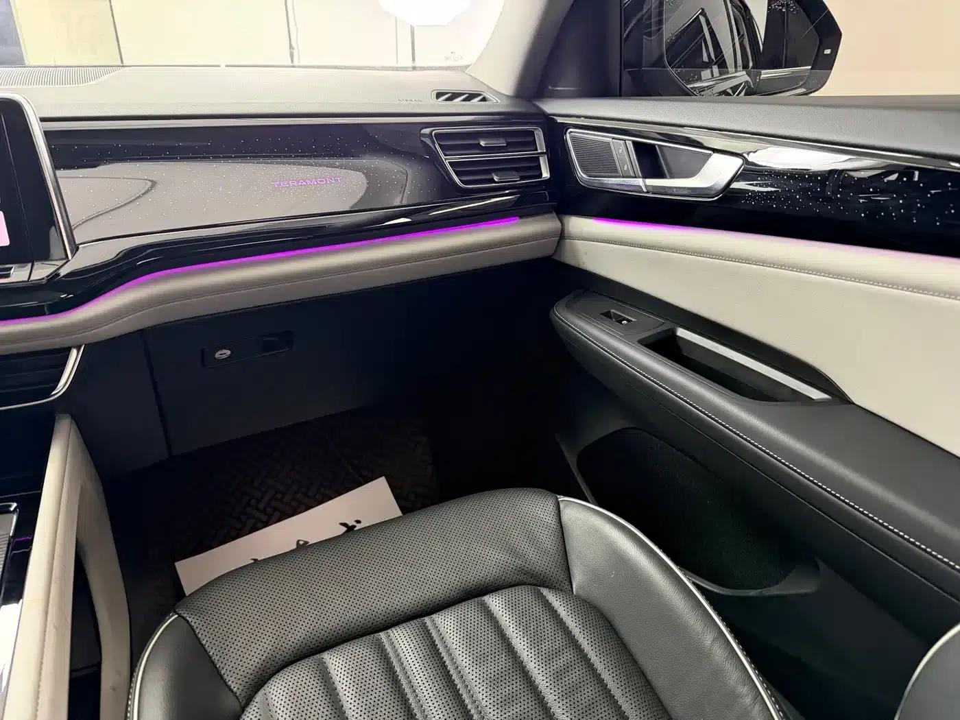 2022 Volkswagen Teramont 530 V6 AWD Premium Luxury Edition — миниатюра 9