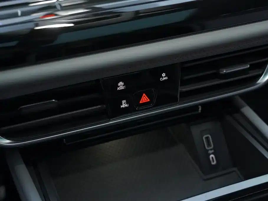 2022 Teramont X 380TSI 4WD Luxury Edition — миниатюра 20
