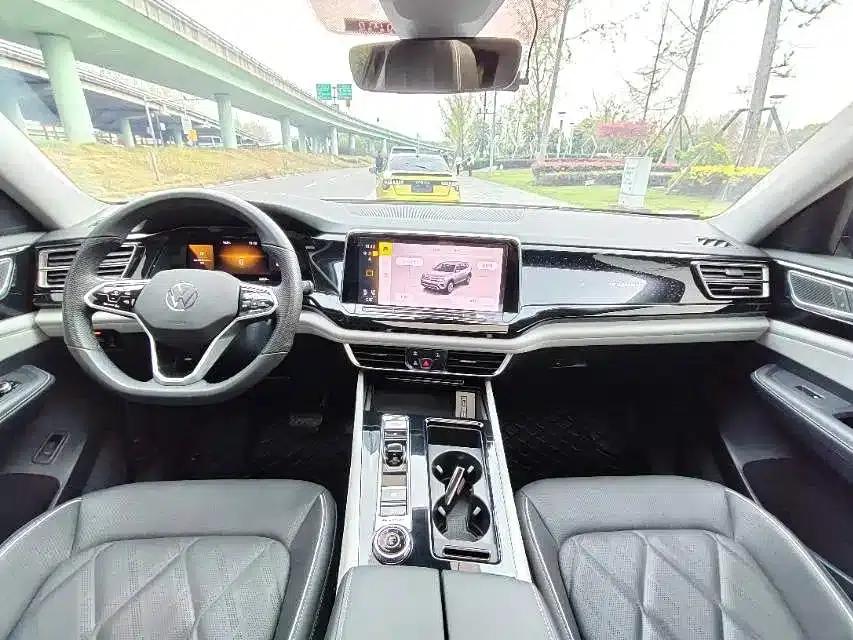 2024 Volkswagen Teramont 380TSI 4WD Premium Luxury Edition — миниатюра 3