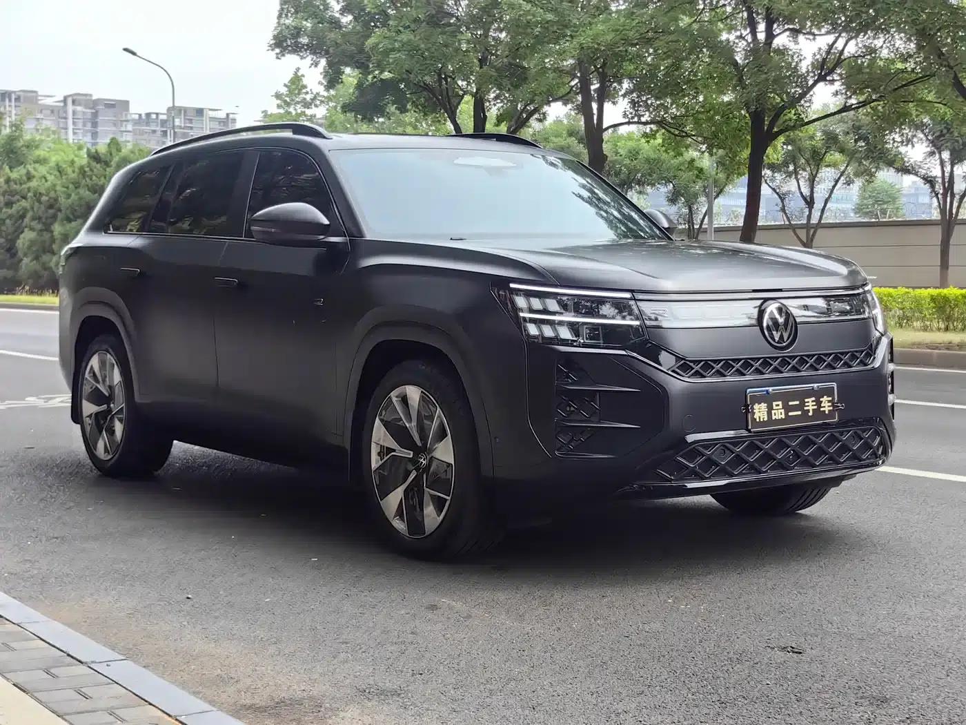2025 Teramont Pro 450TSI 4WD Summit Edition — миниатюра 2
