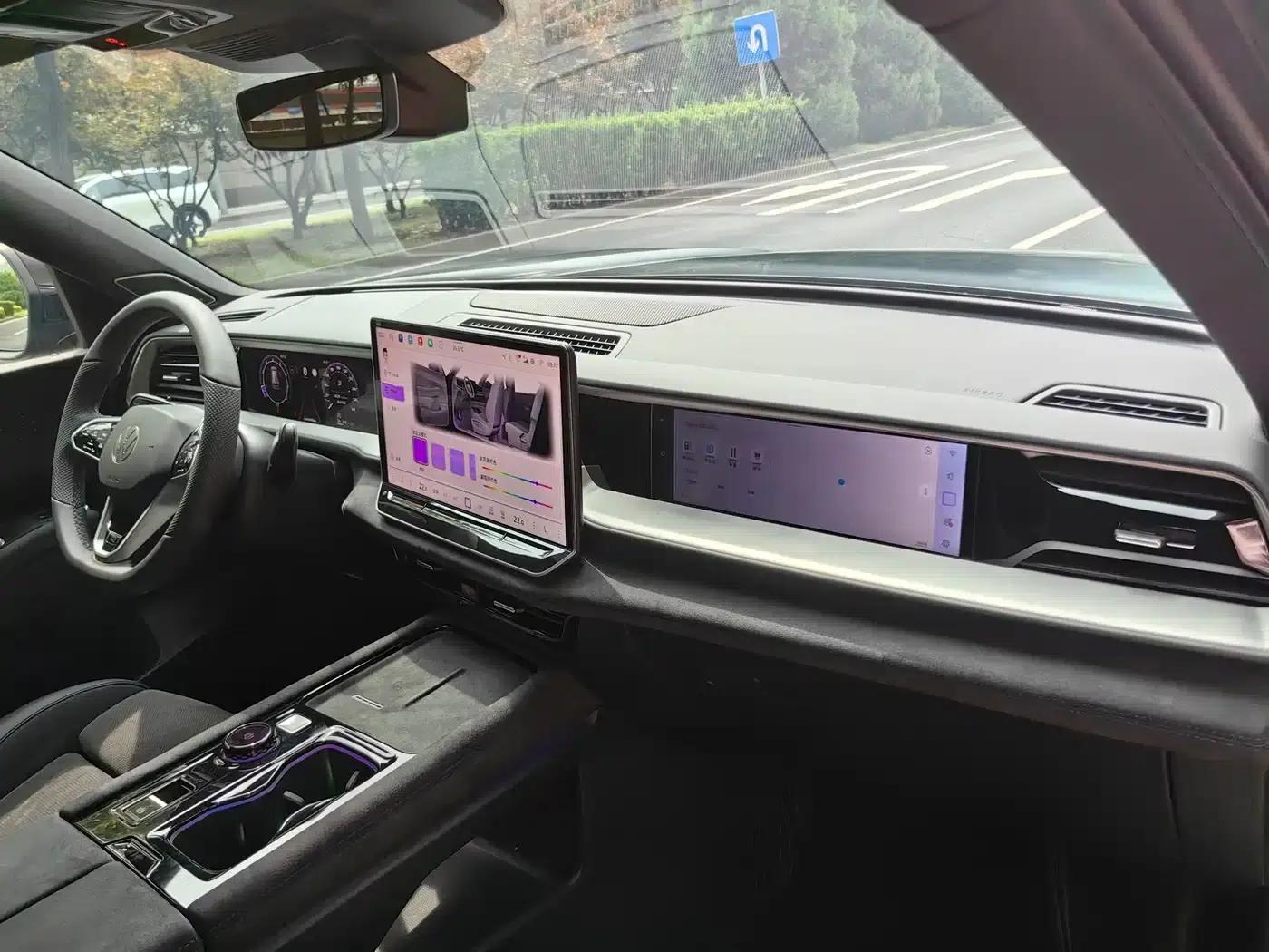 2025 Teramont Pro 450TSI 4WD Summit Edition — миниатюра 17