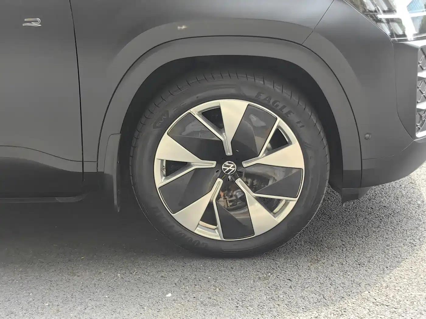 2025 Teramont Pro 450TSI 4WD Summit Edition — миниатюра 26