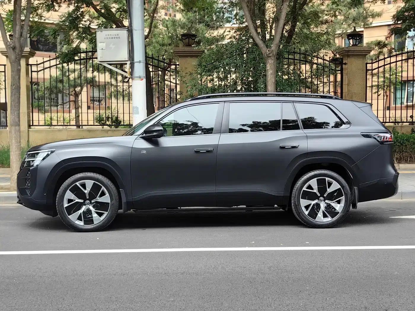 2025 Teramont Pro 450TSI 4WD Summit Edition — миниатюра 5