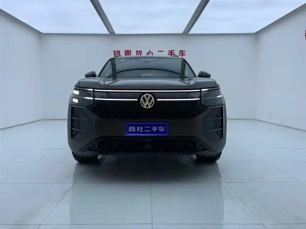 2025 Teramont Pro 450TSI 4WD Summit Edition — миниатюра 2