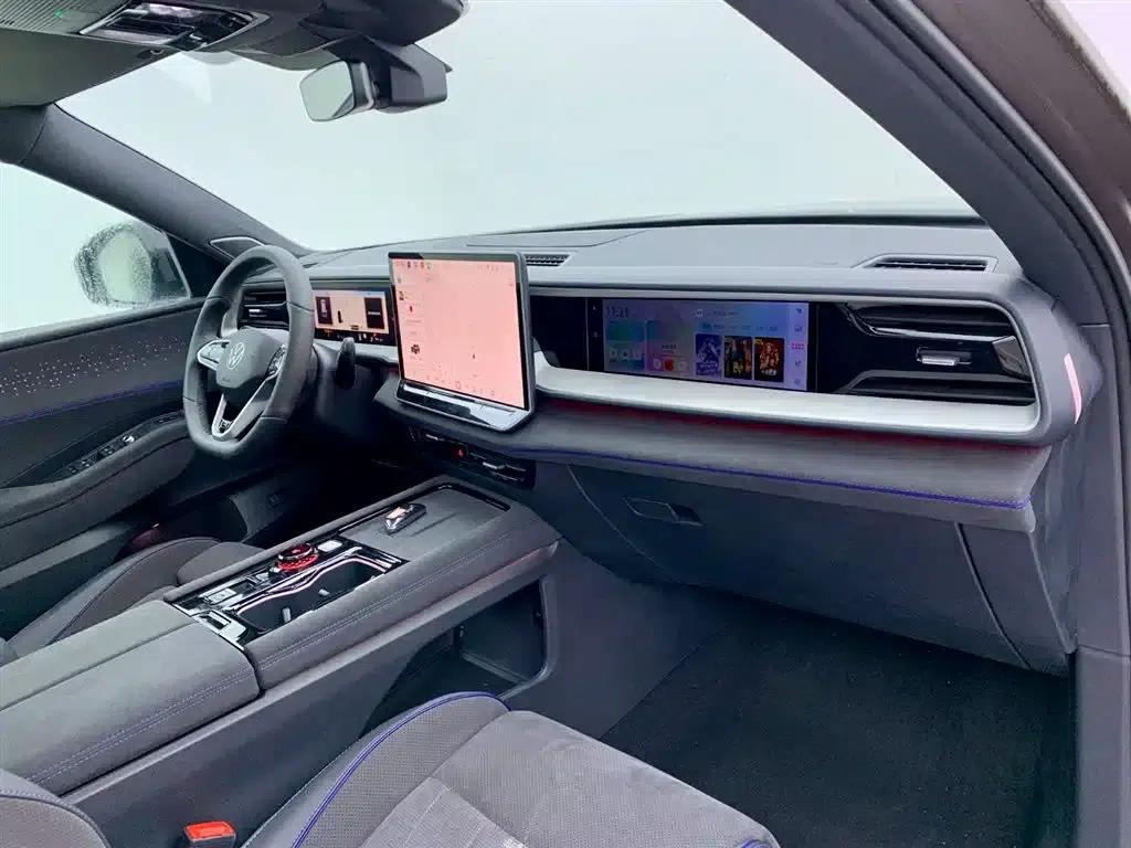 2025 Teramont Pro 450TSI 4WD Summit Edition — миниатюра 18